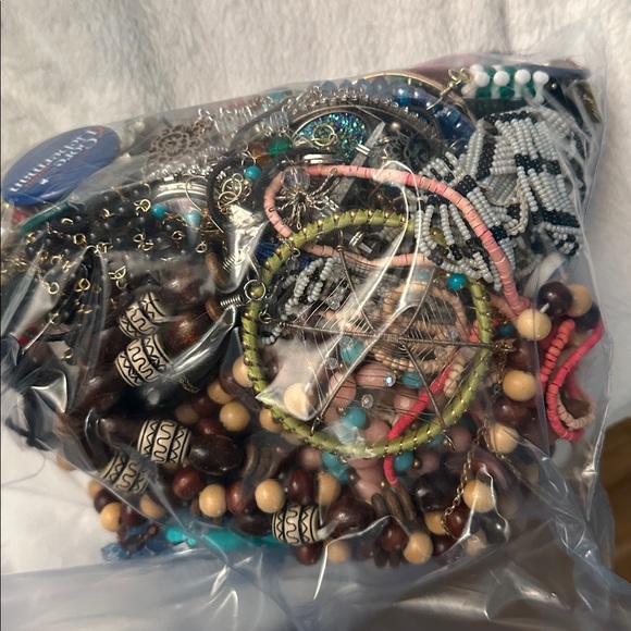 Assorted Women's Accessory Set - Picture 4 of 8